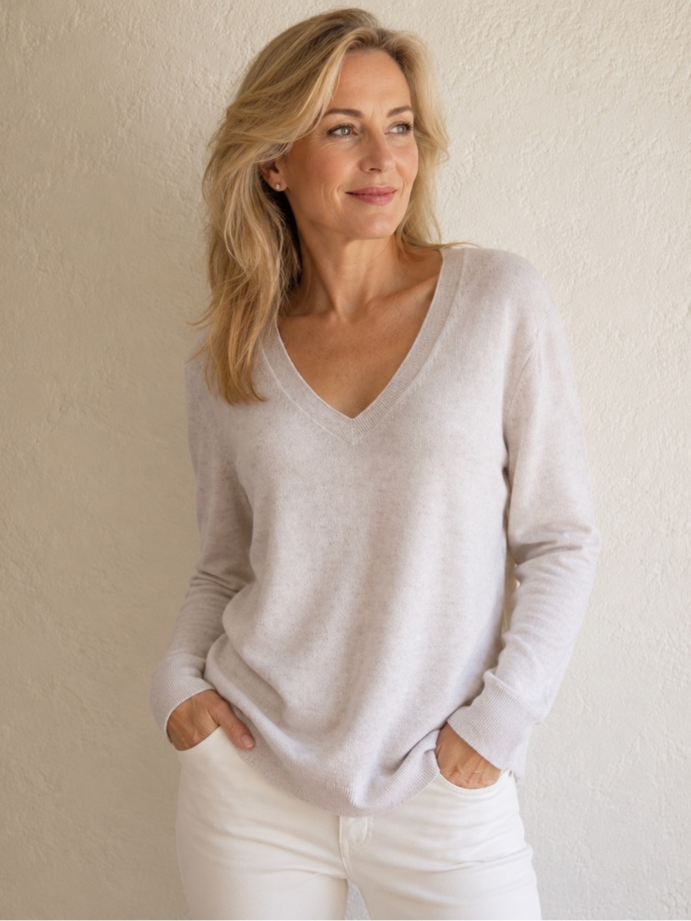 Vince 100% Cashmere V-Neck Sweater Ivory Cream Size Small Soft Luxury Knit